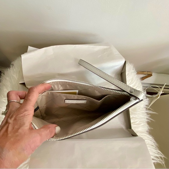 Michael Kors Large Zip Clutch, “Jet Set” Signature, Branded, White, NWT - Picture 9 of 11